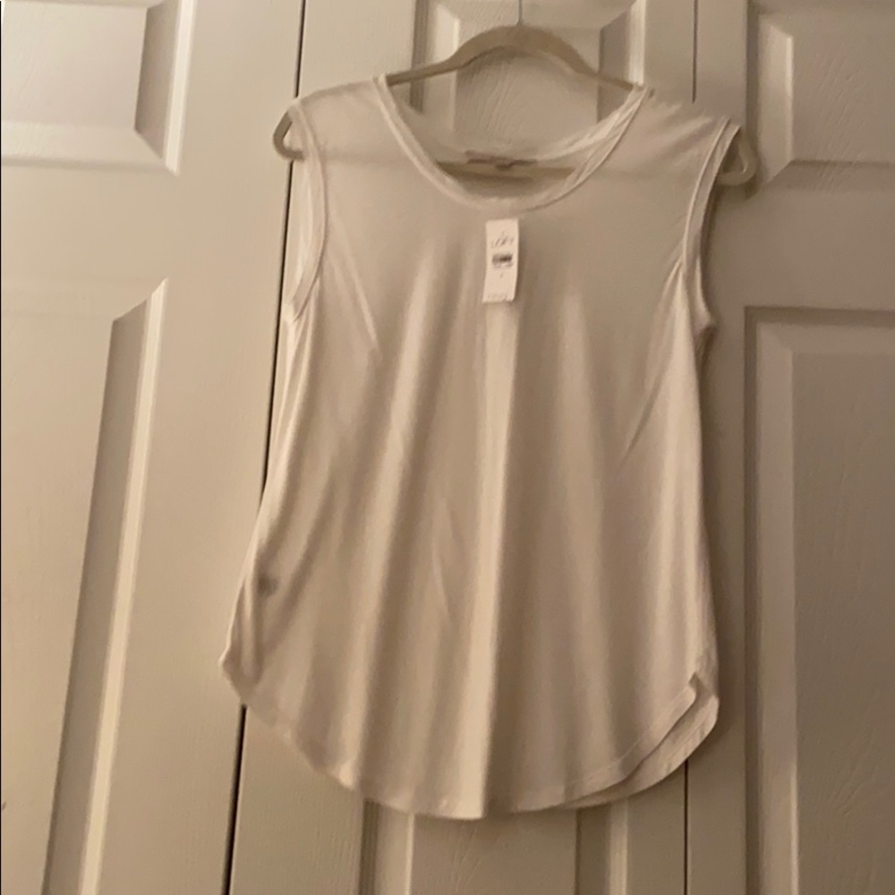 Loft white shell